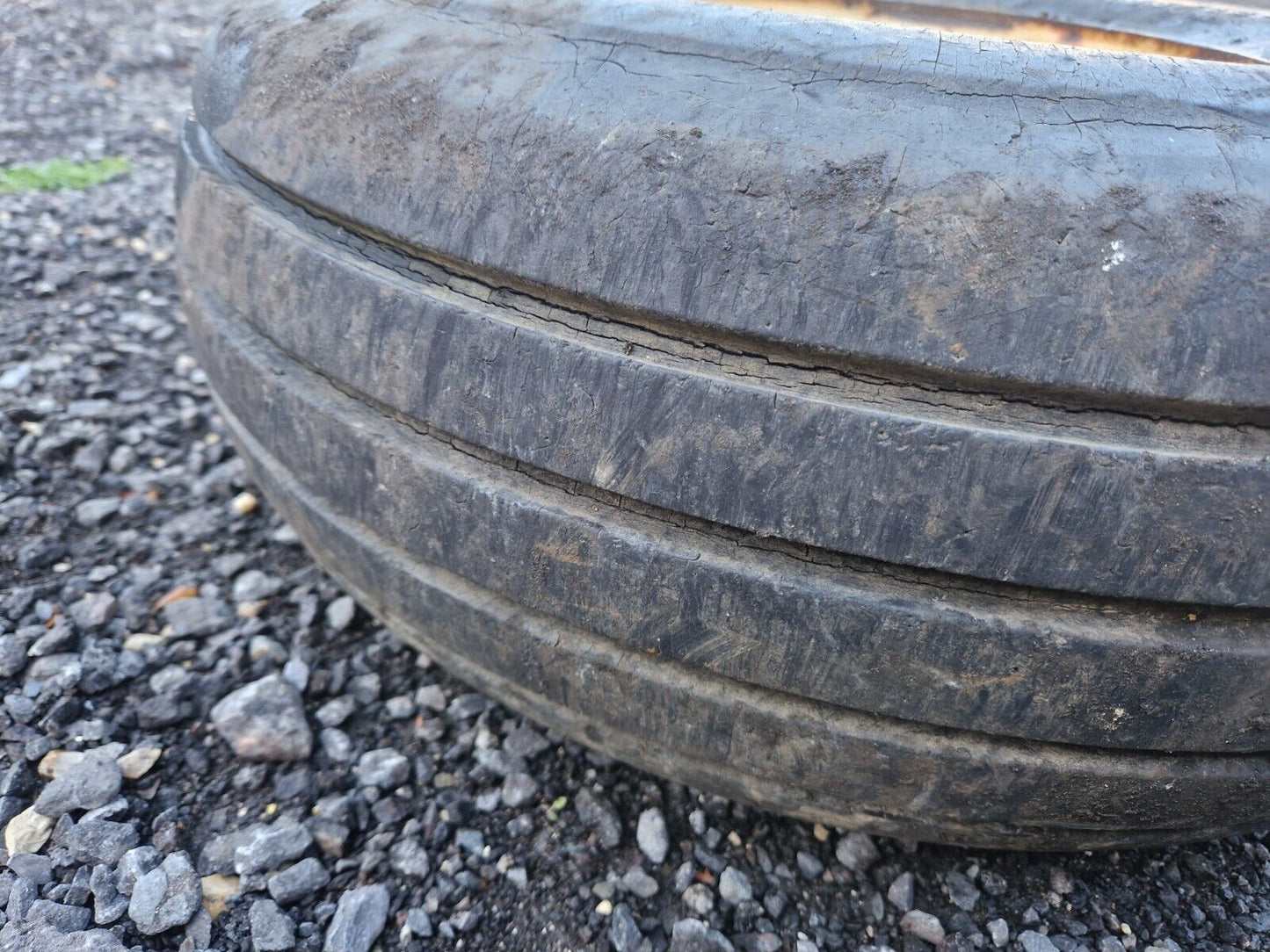 Massey Ferguson MF 128 MF128 Baler RH Right Wheel and Tyre 10.00 / 80 12 inch