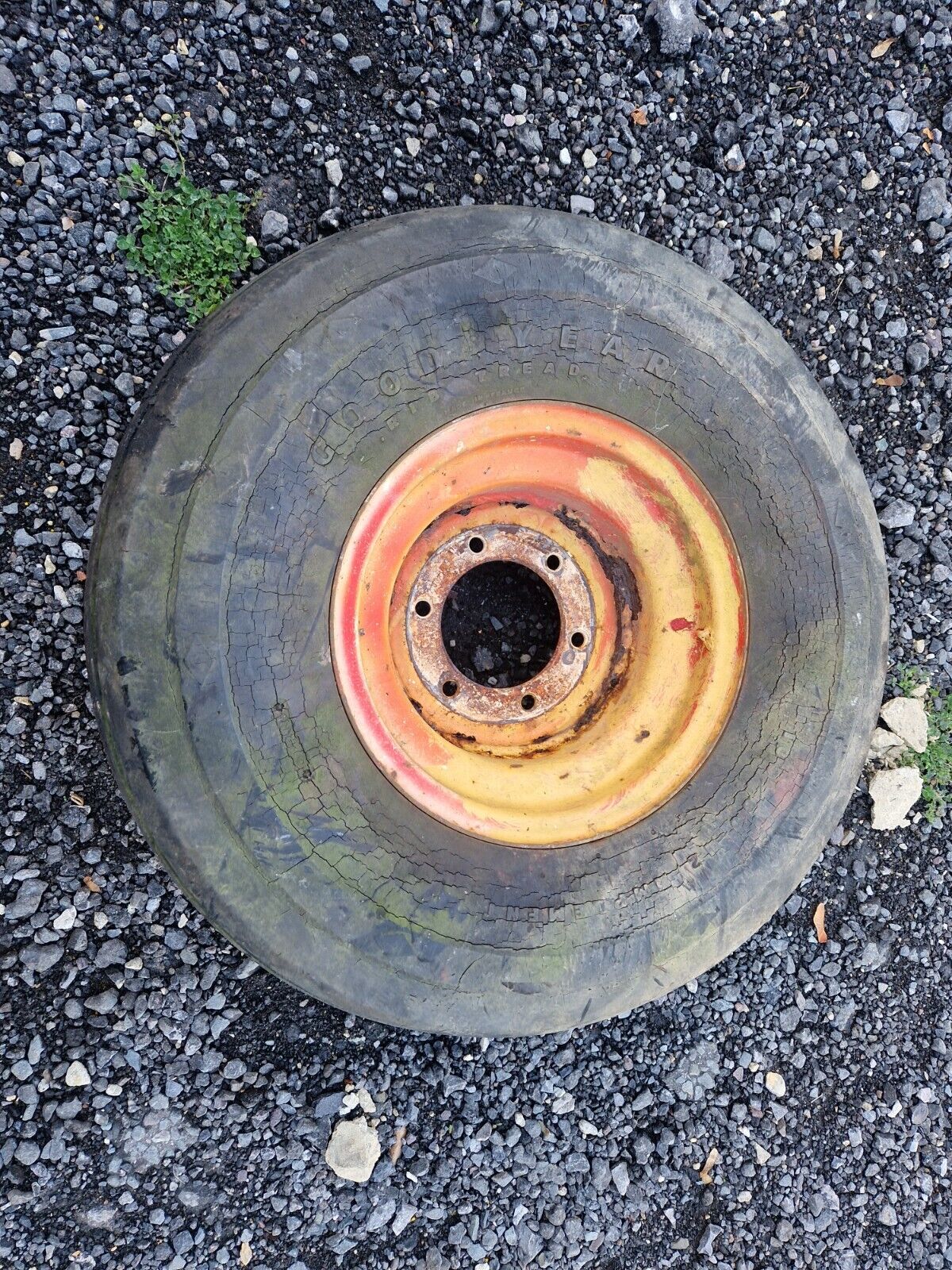 Massey Ferguson MF 128 MF128 Baler RH Right Wheel and Tyre 10.00 / 80 12 inch