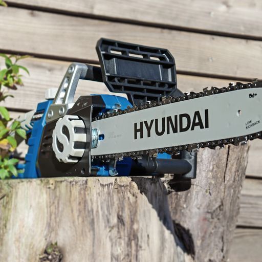 Hyundai 1600w 230v 14 inch 35cm Bar electric Chainsaw HYC1600E